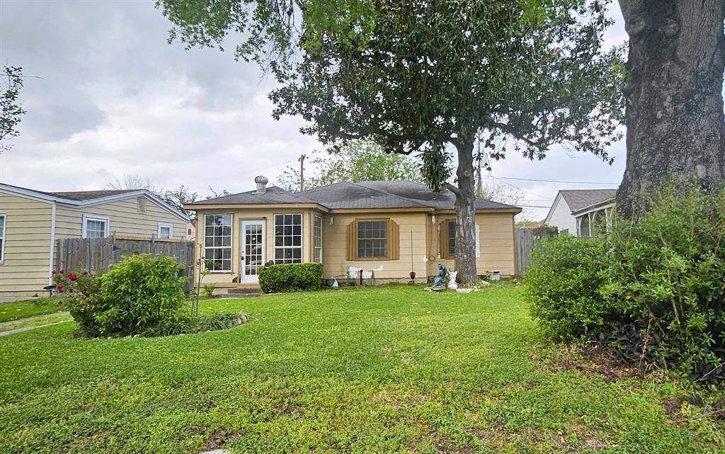 7567 Satsuma Street, Houston, TX 77023