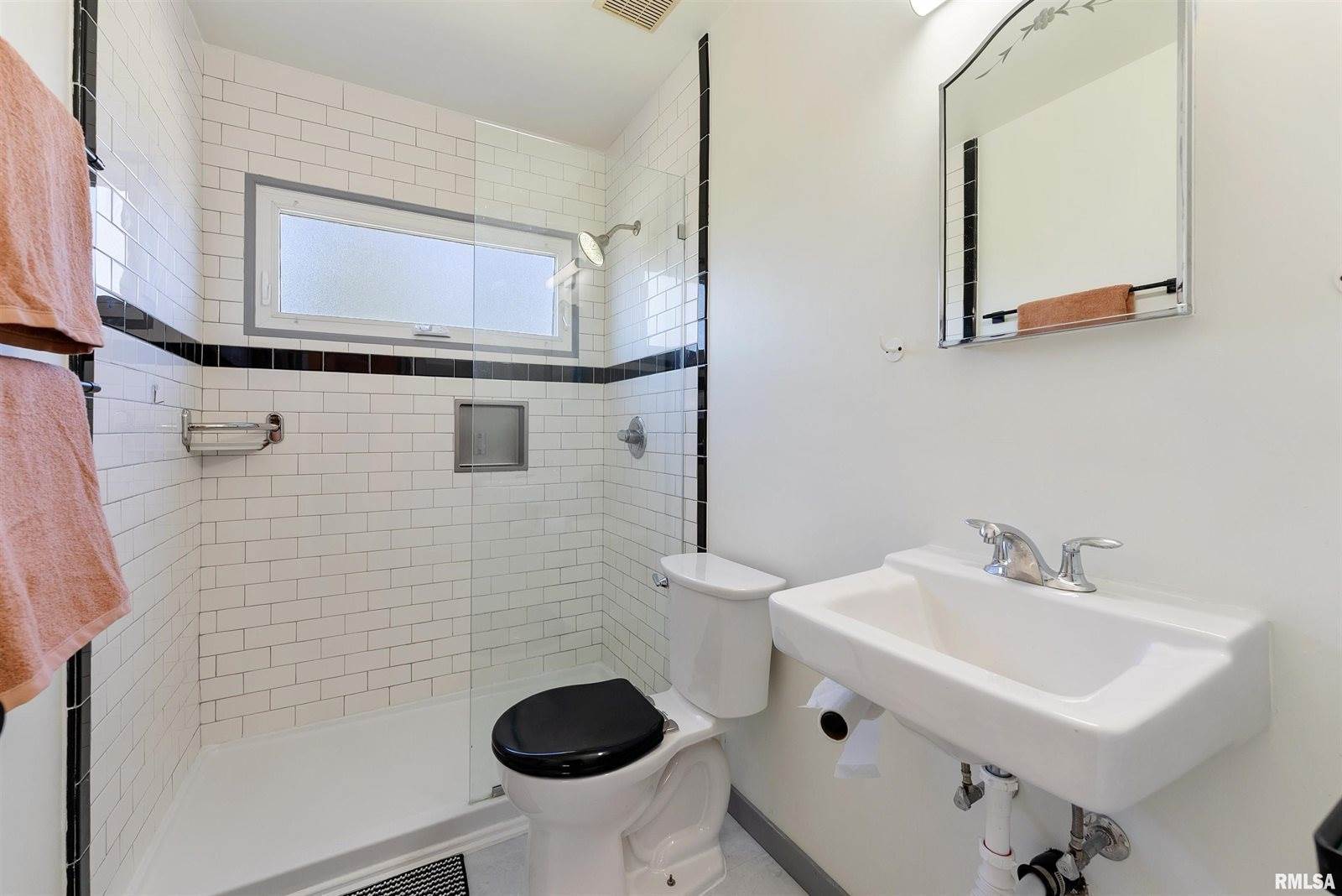 1446 West 29TH Street, Davenport, IA 52804