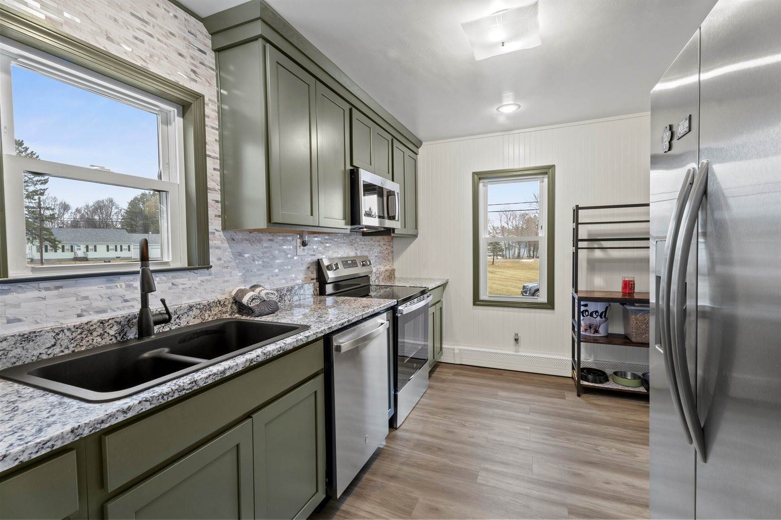 17 Wheelden Heights, Hampden, ME 04444