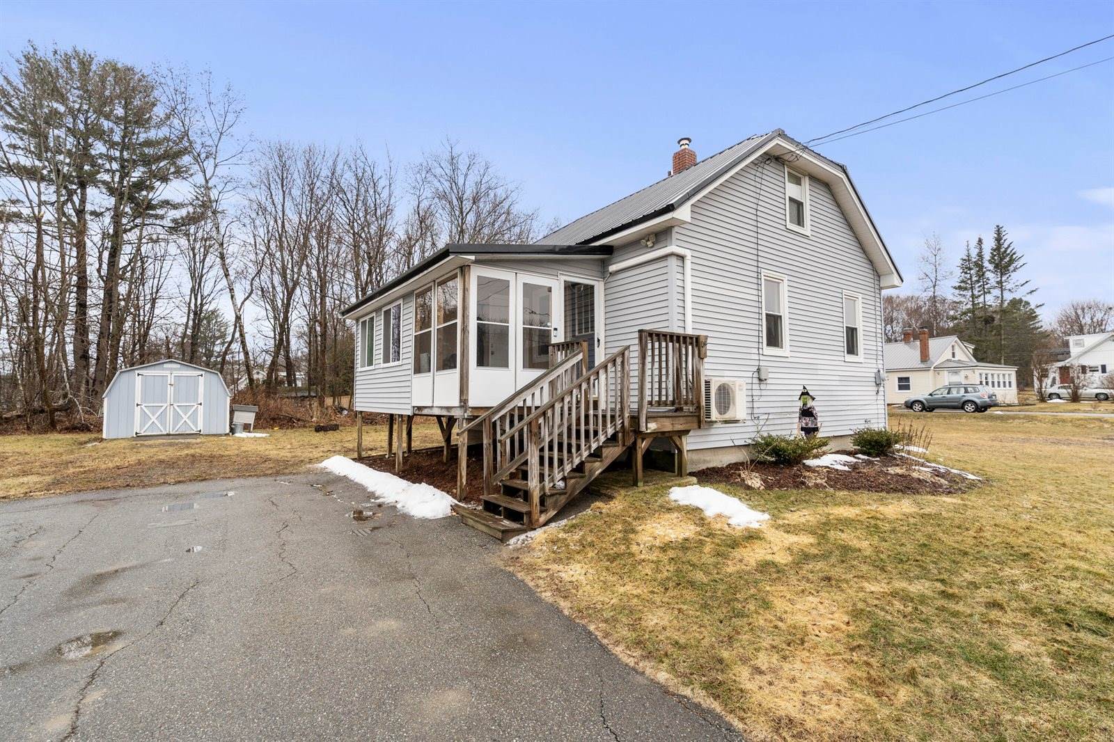 17 Wheelden Heights, Hampden, ME 04444