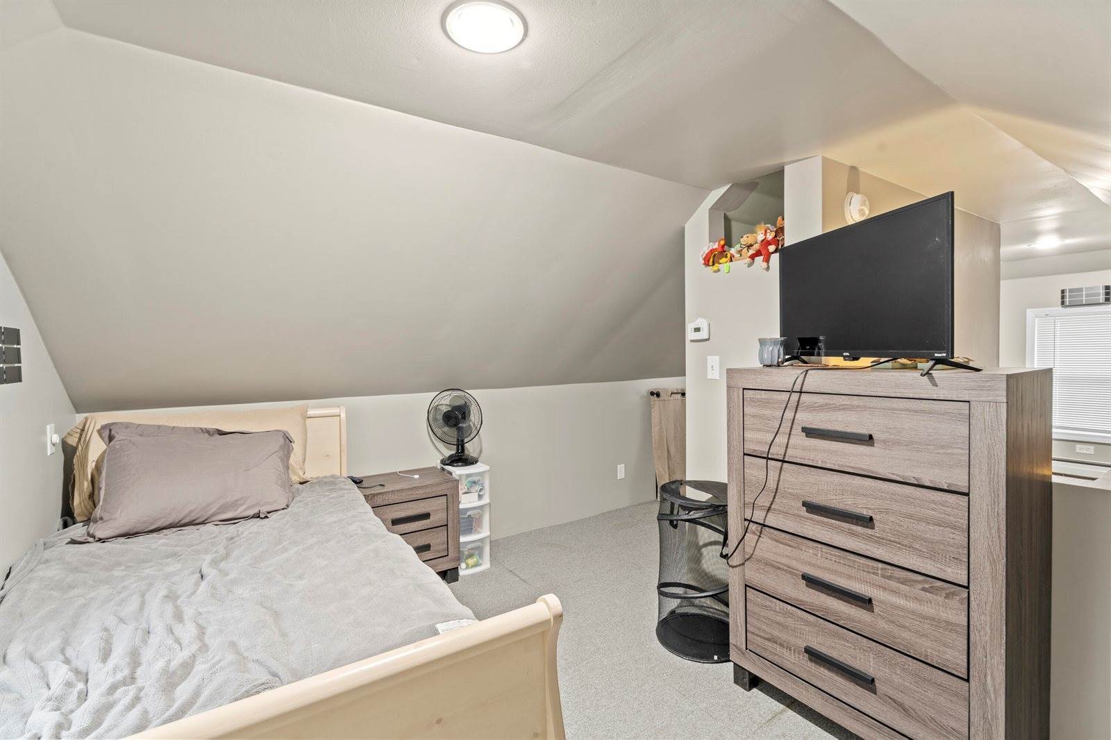 17 Wheelden Heights, Hampden, ME 04444