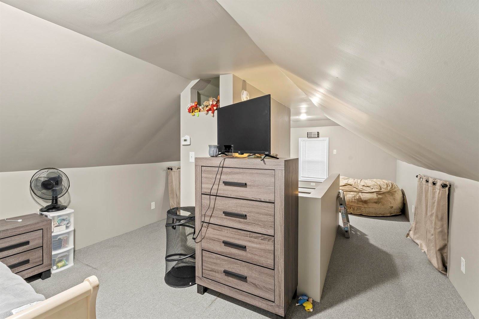 17 Wheelden Heights, Hampden, ME 04444