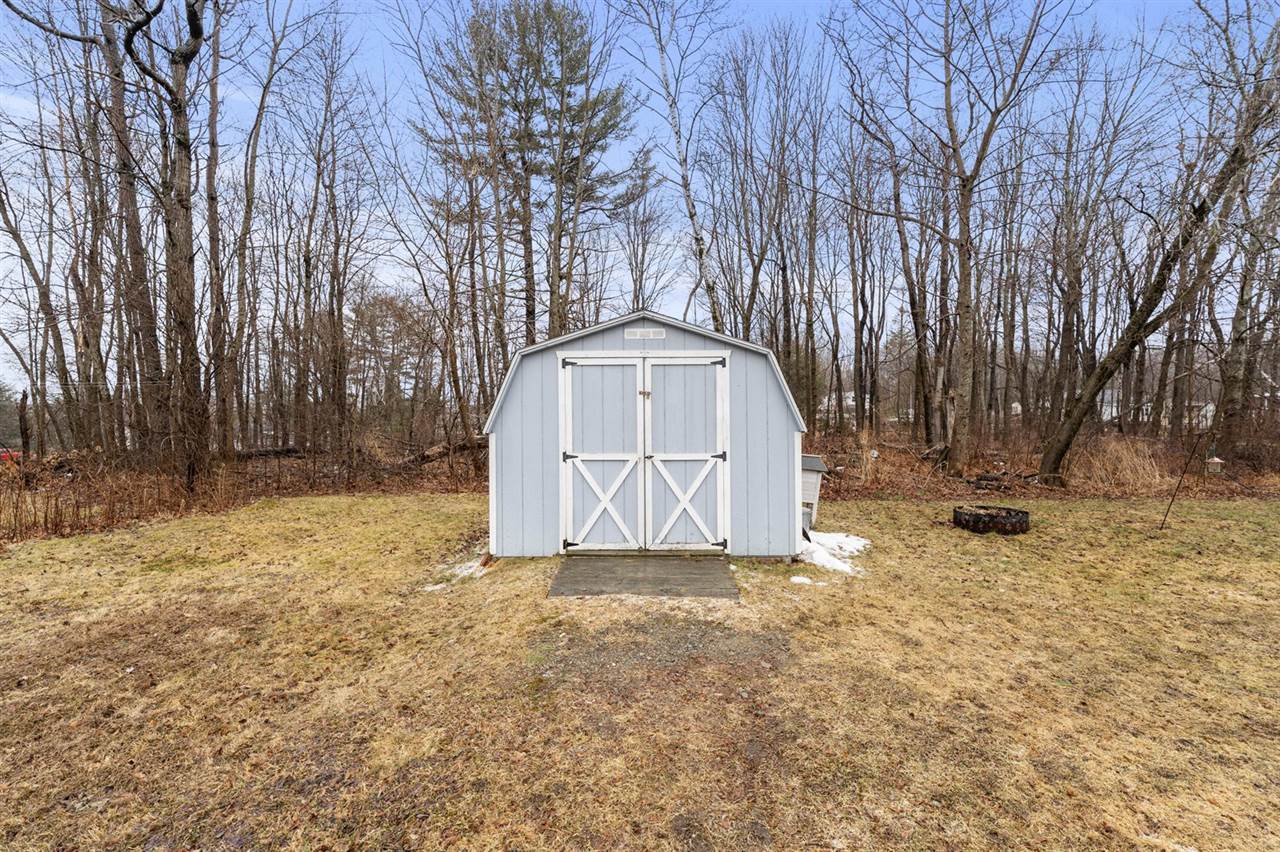 17 Wheelden Heights, Hampden, ME 04444