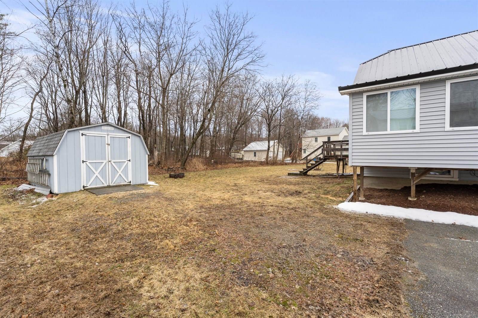 17 Wheelden Heights, Hampden, ME 04444