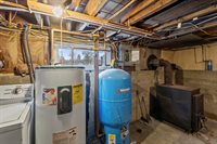 17 Wheelden Heights, Hampden, ME 04444