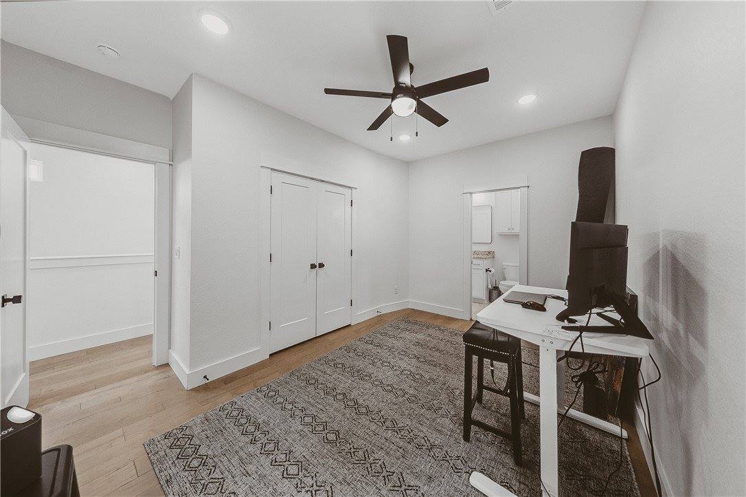 1019 North Main Street, Bentonville, AR 72712