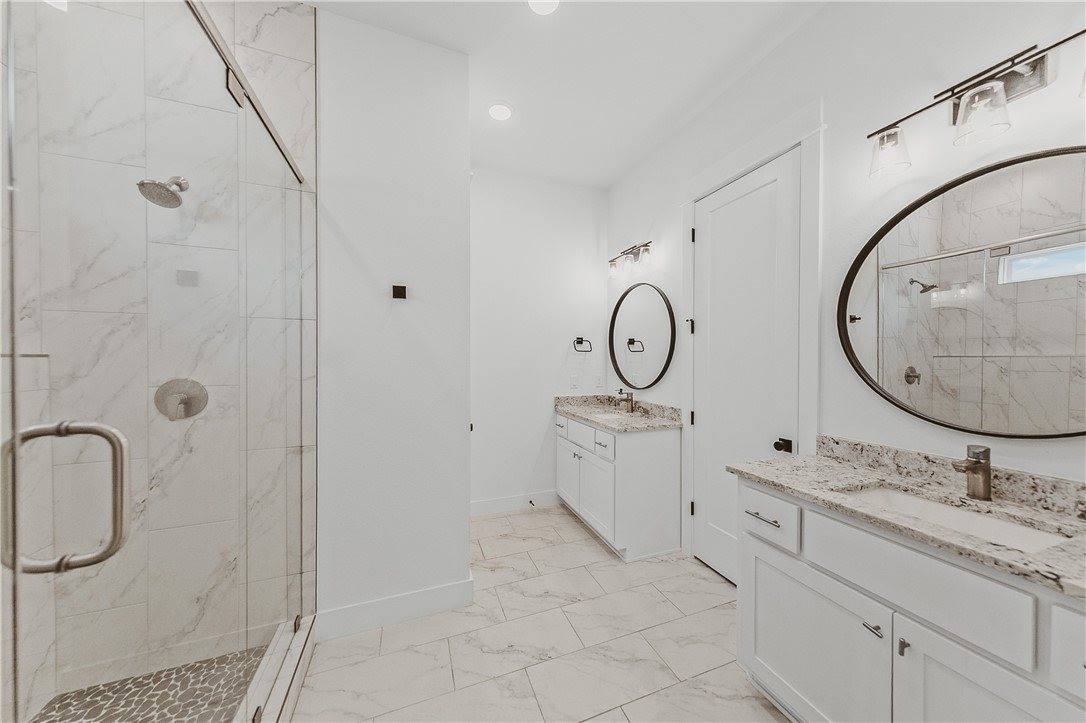 1019 North Main Street, Bentonville, AR 72712