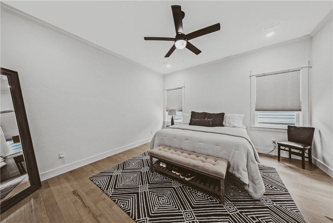 1019 North Main Street, Bentonville, AR 72712