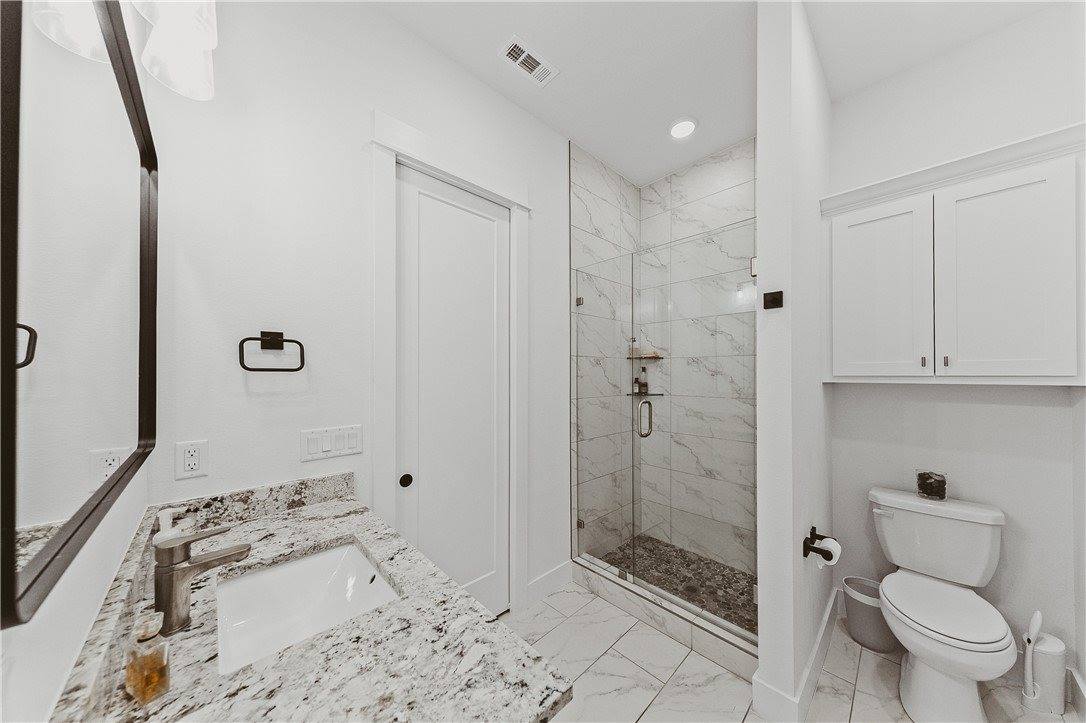 1019 North Main Street, Bentonville, AR 72712