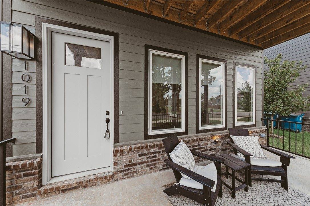 1019 North Main Street, Bentonville, AR 72712