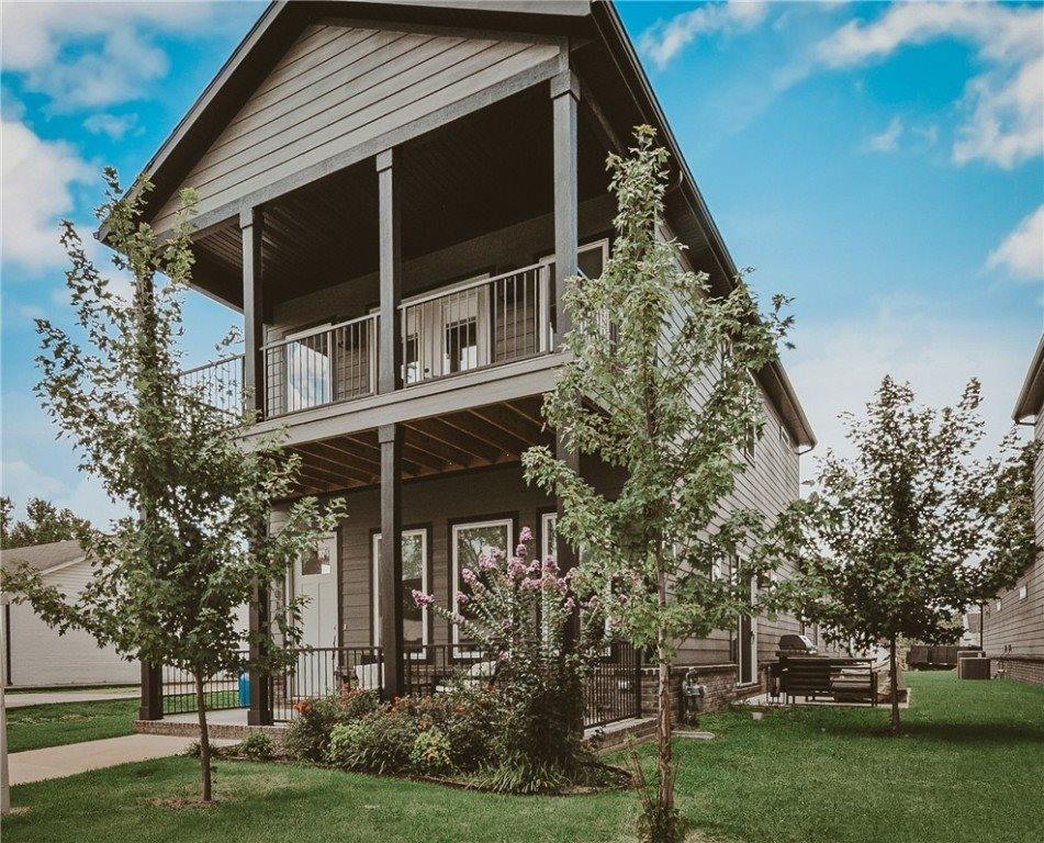 1019 North Main Street, Bentonville, AR 72712