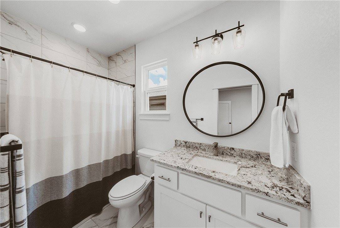 1019 North Main Street, Bentonville, AR 72712