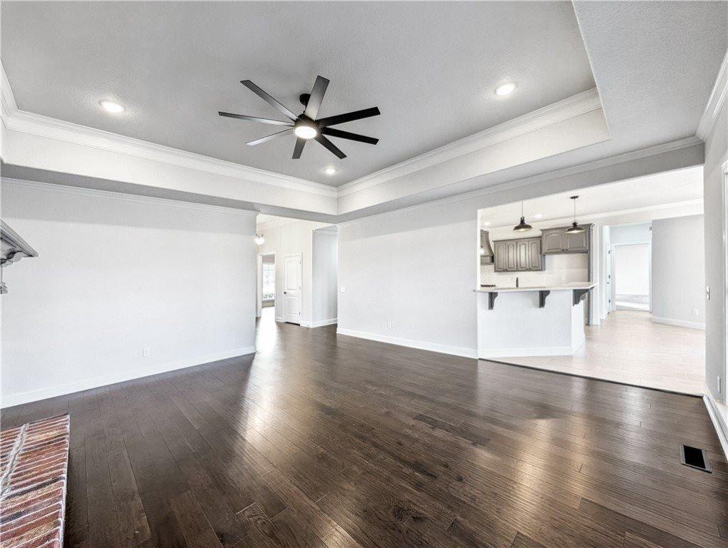 294 Arlington Way, Tontitown, AR 72762
