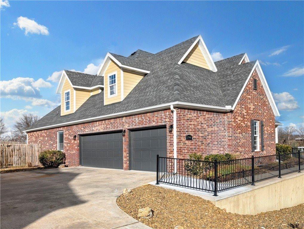 294 Arlington Way, Tontitown, AR 72762