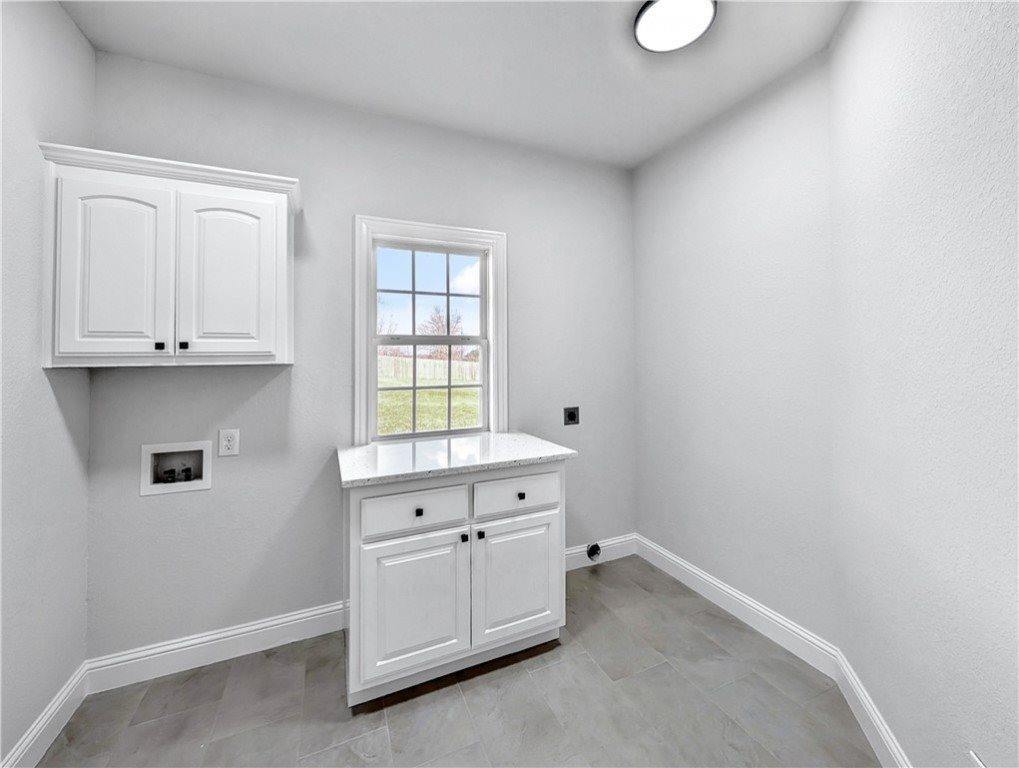 294 Arlington Way, Tontitown, AR 72762