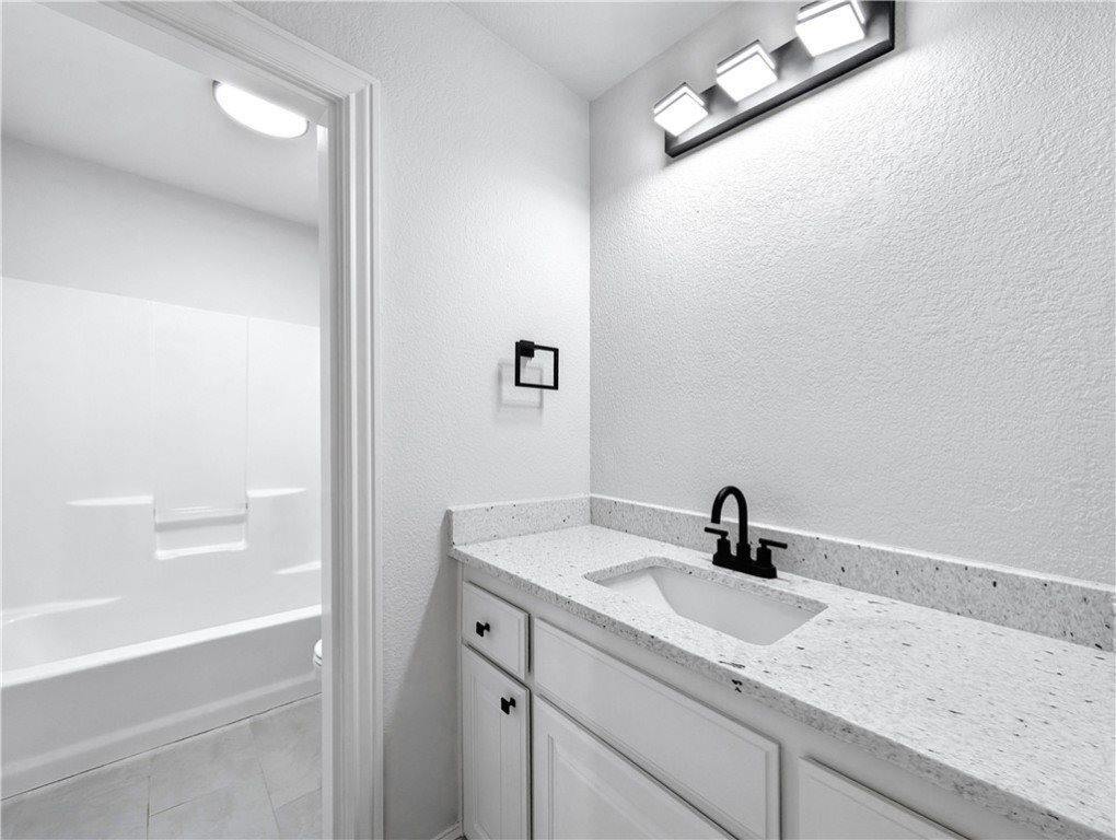 294 Arlington Way, Tontitown, AR 72762