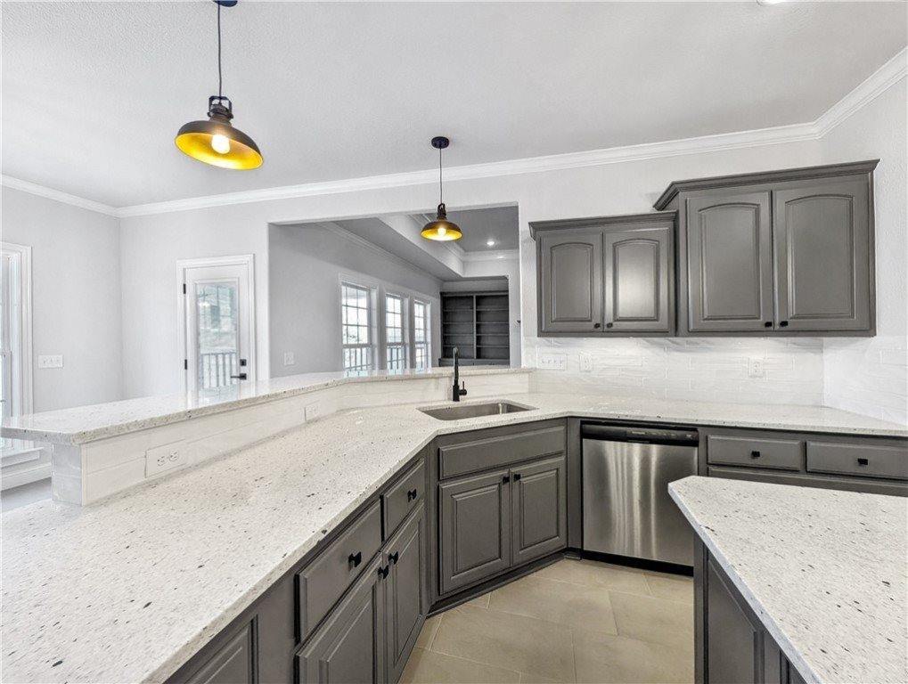294 Arlington Way, Tontitown, AR 72762