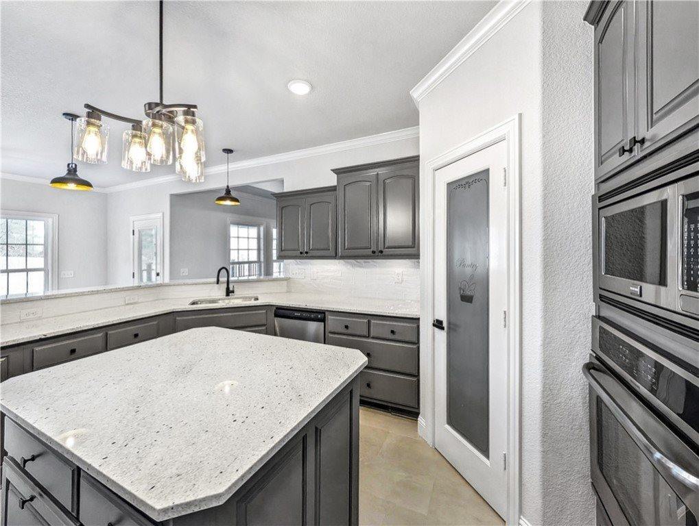 294 Arlington Way, Tontitown, AR 72762