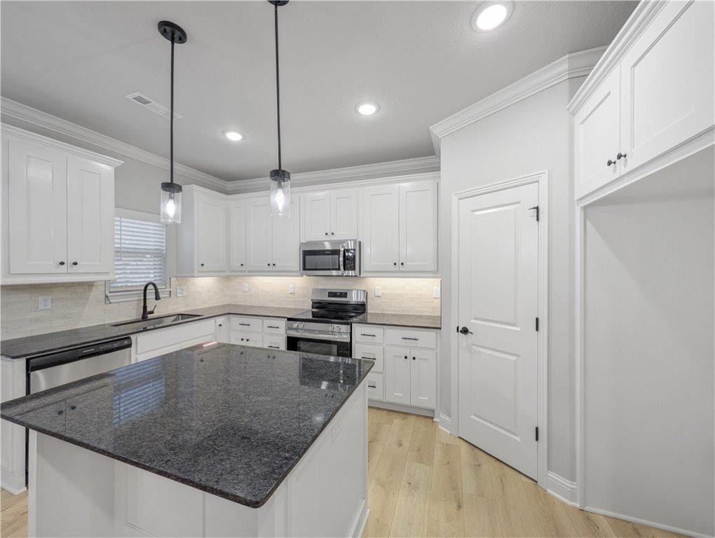 58 Carrick Drive, Bella Vista, AR 72715