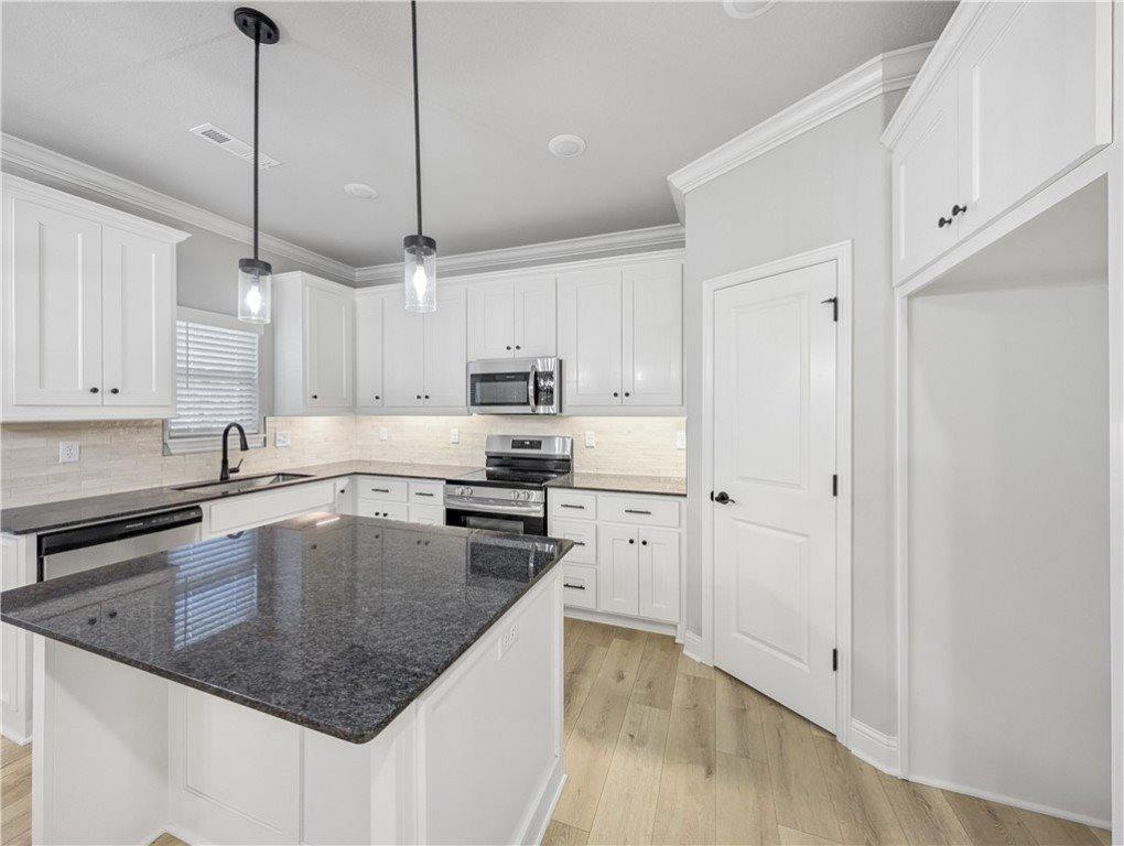 58 Carrick Drive, Bella Vista, AR 72715