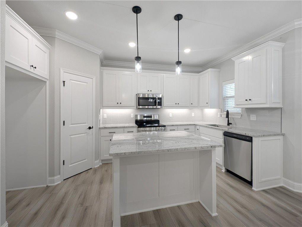 87 Salen Drive, Bella Vista, AR 72715