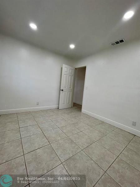 586 NE 35th St 1, #1, Oakland Park, FL 33334
