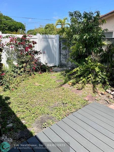 586 NE 35th St 1, #1, Oakland Park, FL 33334