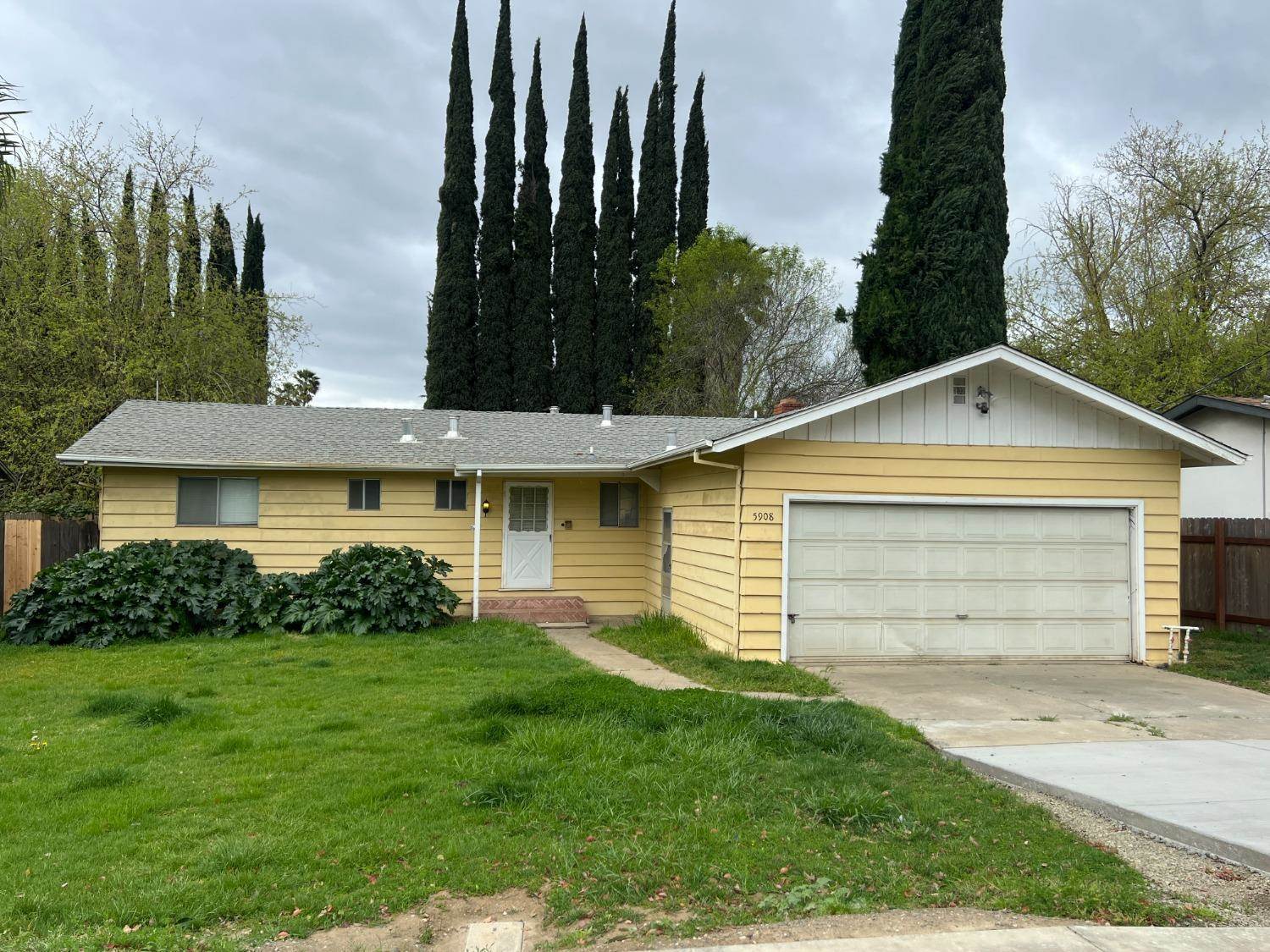 5908 Garden Avenue, Olivehurst, CA 95961