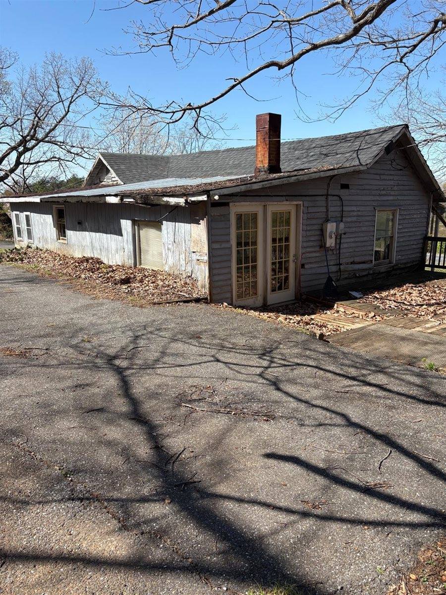 5935 Wards Road, Evington, VA 24550