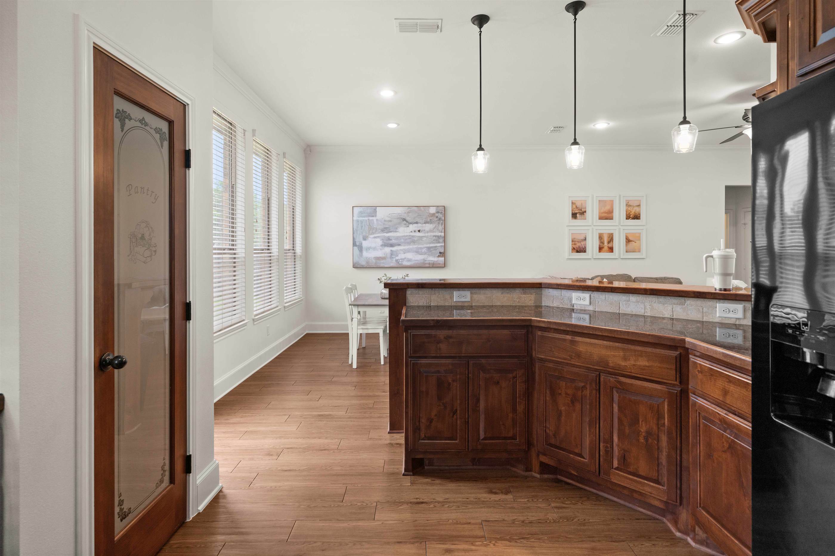 409 Harrell Dr., Chandler, TX 75758