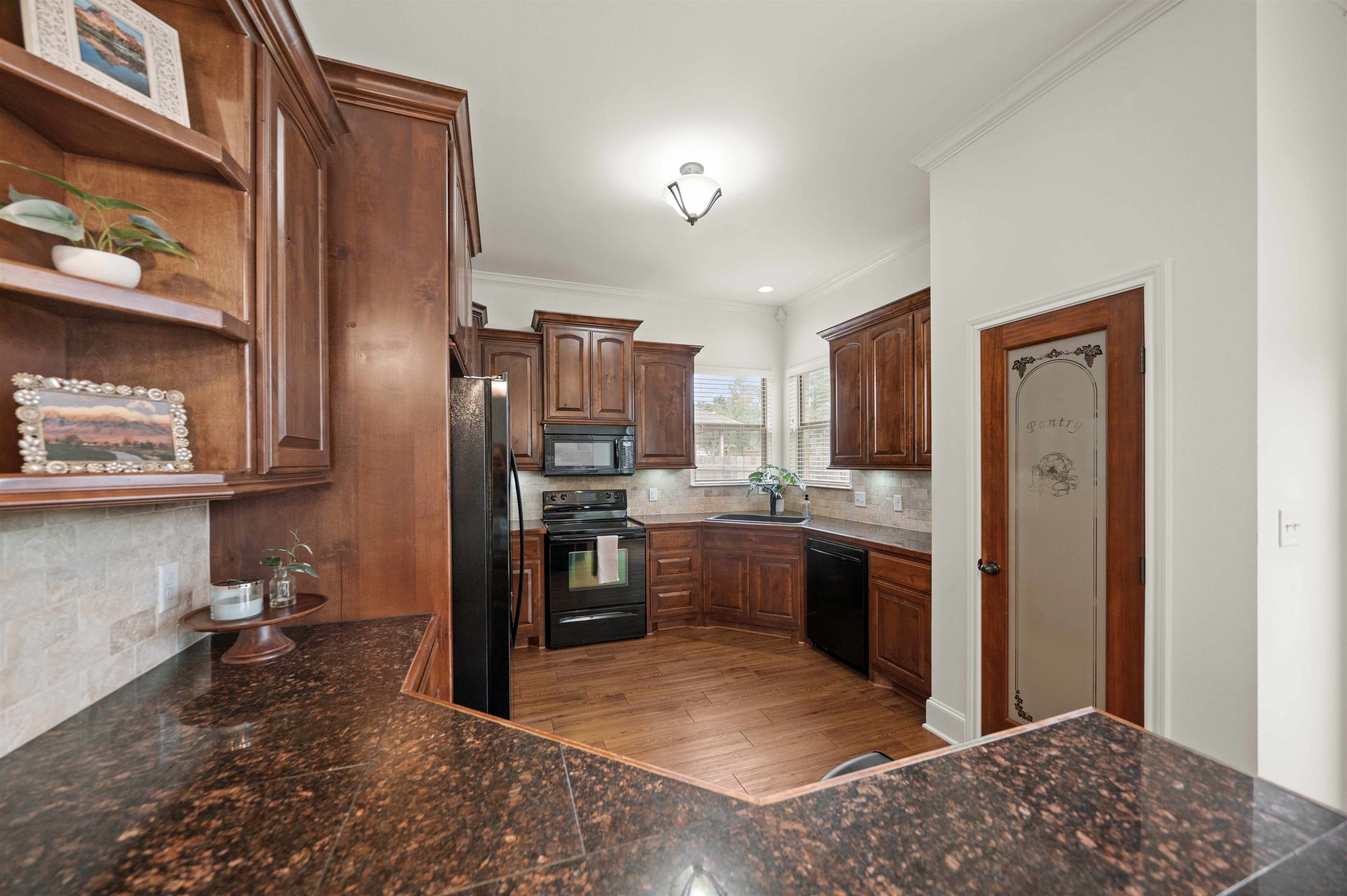 409 Harrell Dr., Chandler, TX 75758