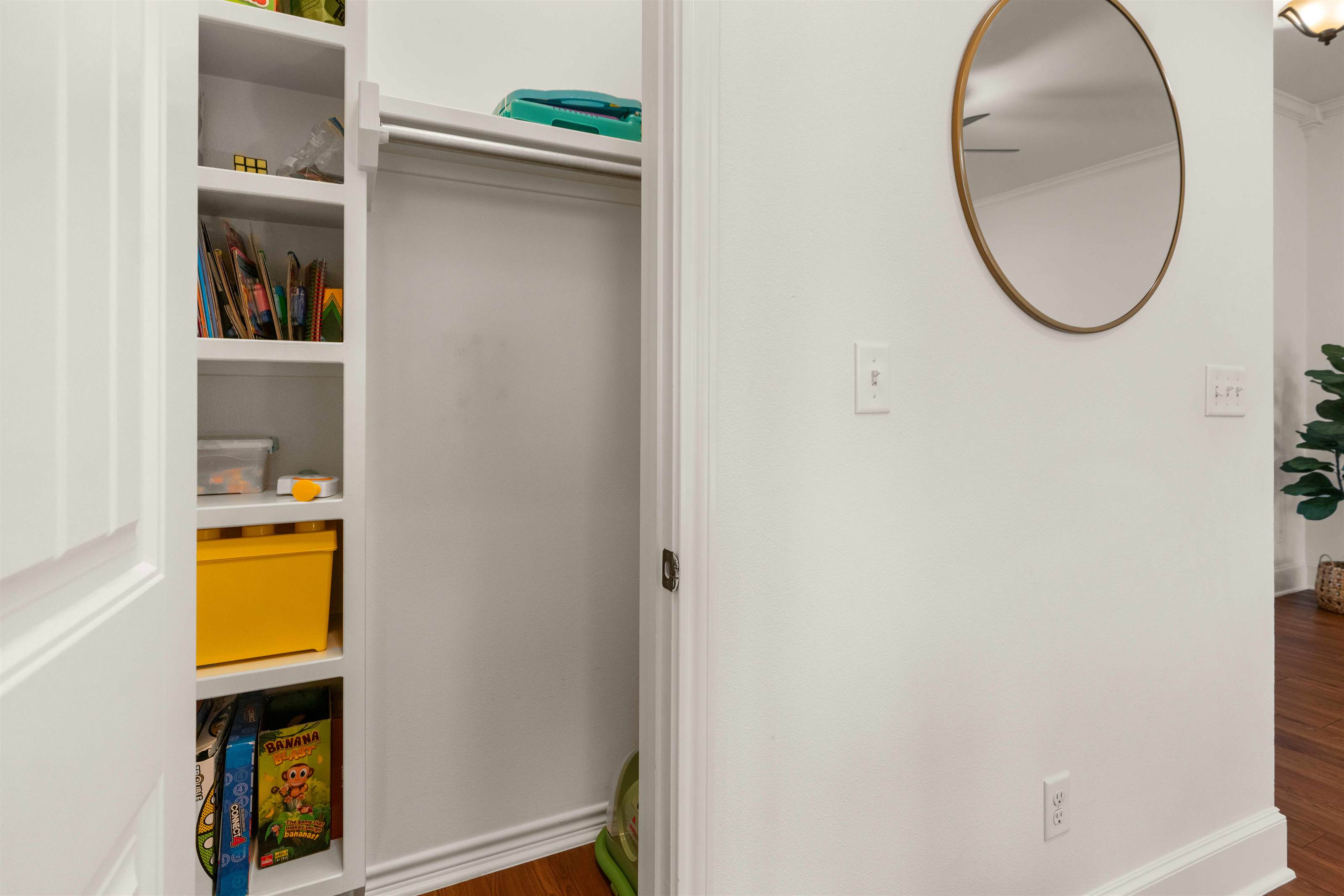 409 Harrell Dr., Chandler, TX 75758