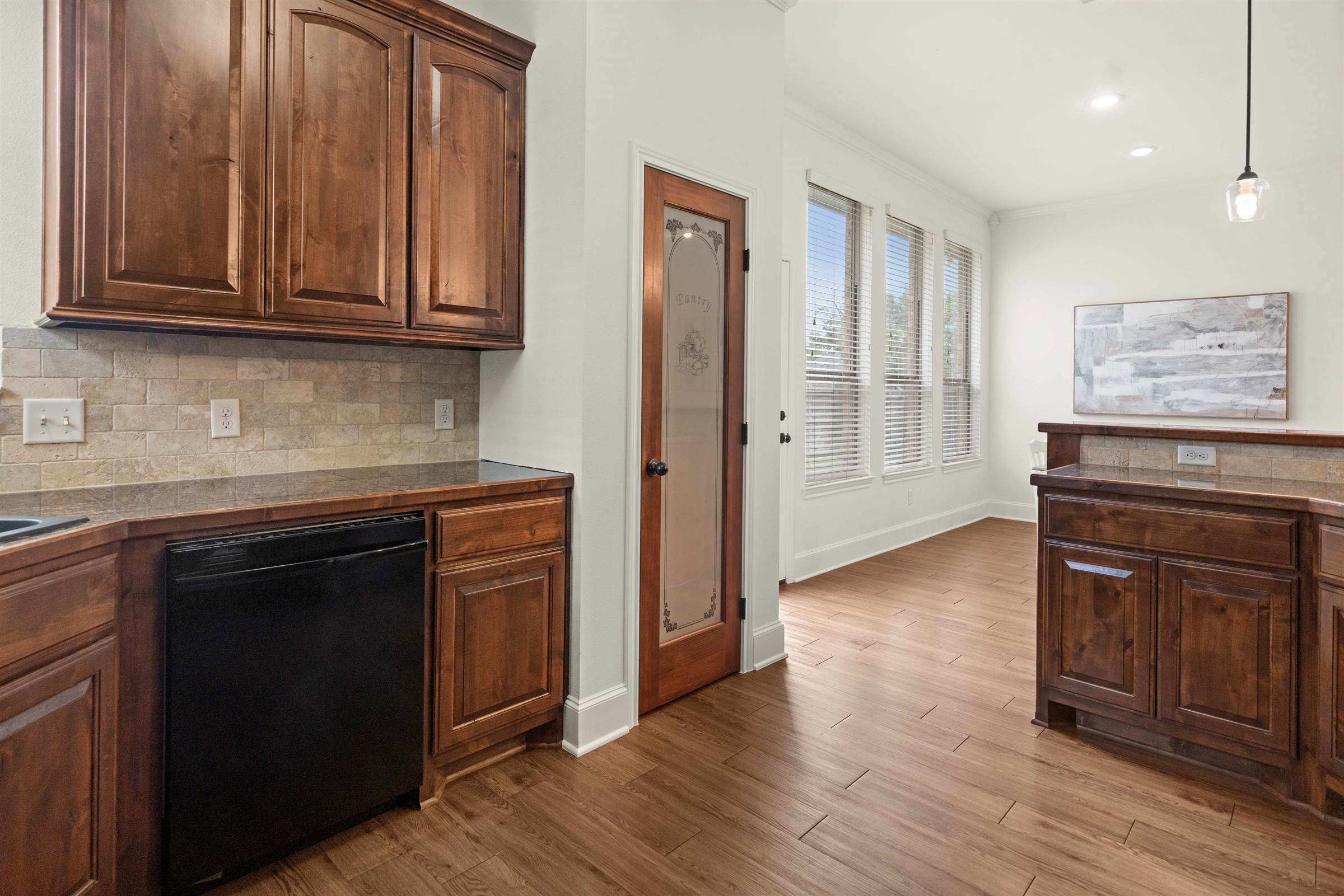 409 Harrell Dr., Chandler, TX 75758