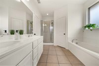 409 Harrell Dr., Chandler, TX 75758