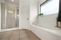 409 Harrell Dr., Chandler, TX 75758