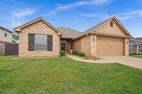409 Harrell Dr., Chandler, TX 75758