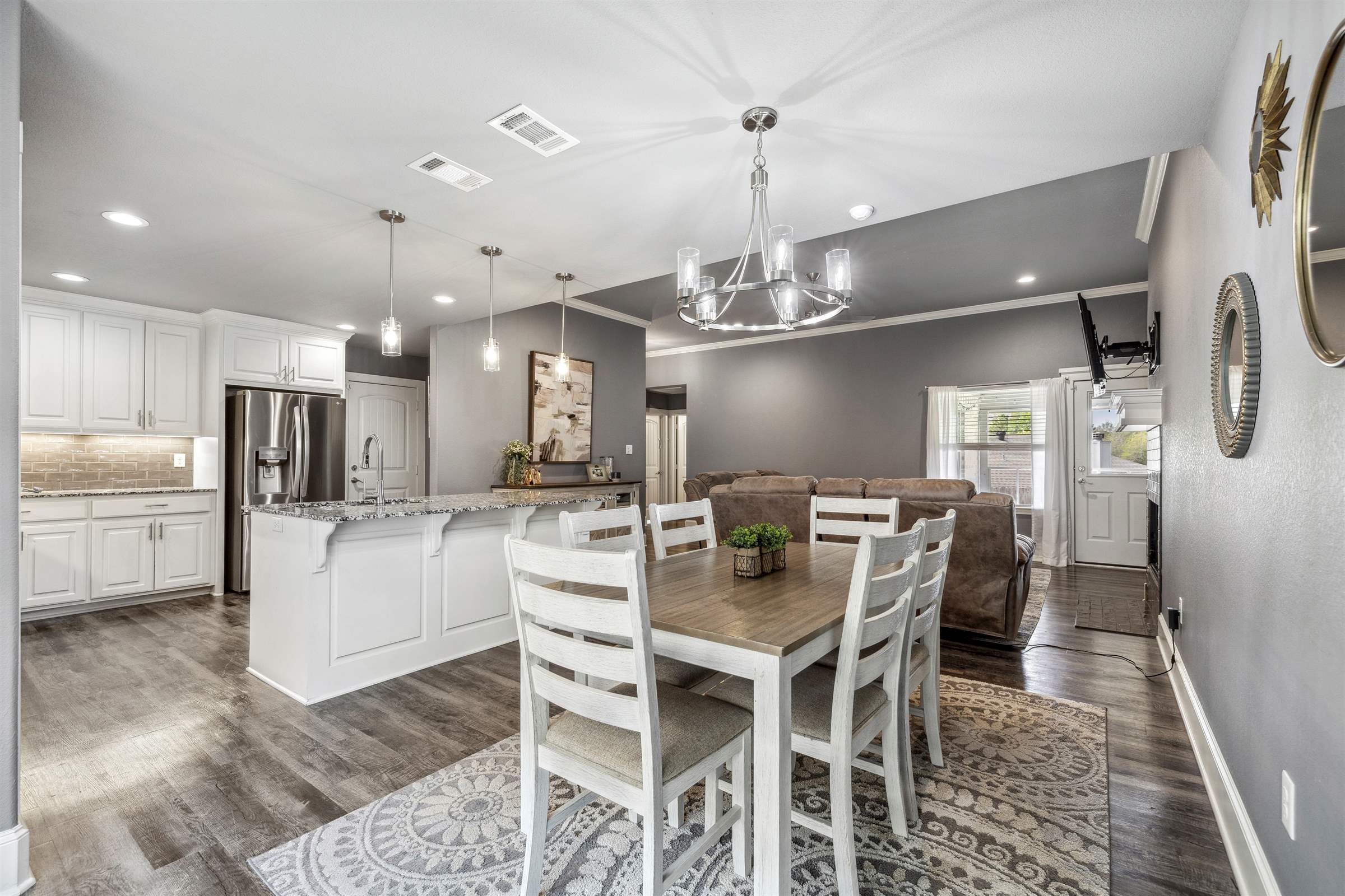 19889 Meadow West Ln, Flint, TX 75762