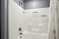 19889 Meadow West Ln, Flint, TX 75762