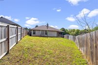 19889 Meadow West Ln, Flint, TX 75762