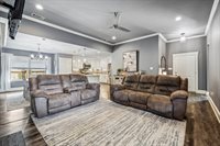 19889 Meadow West Ln, Flint, TX 75762