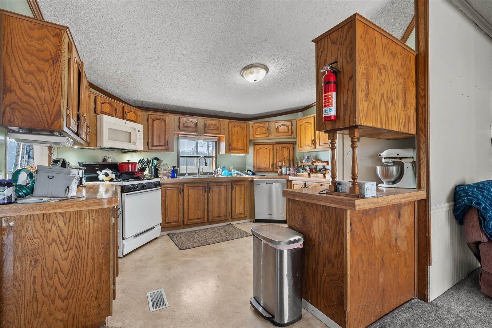 32274 20th Avenue, Gobles, MI 49055