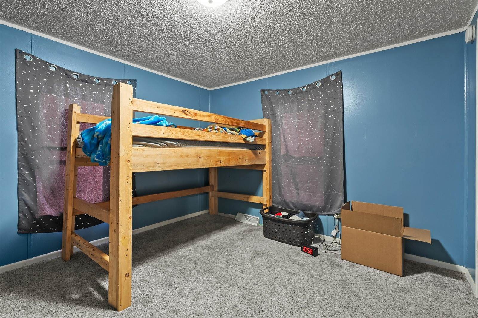 32274 20th Avenue, Gobles, MI 49055