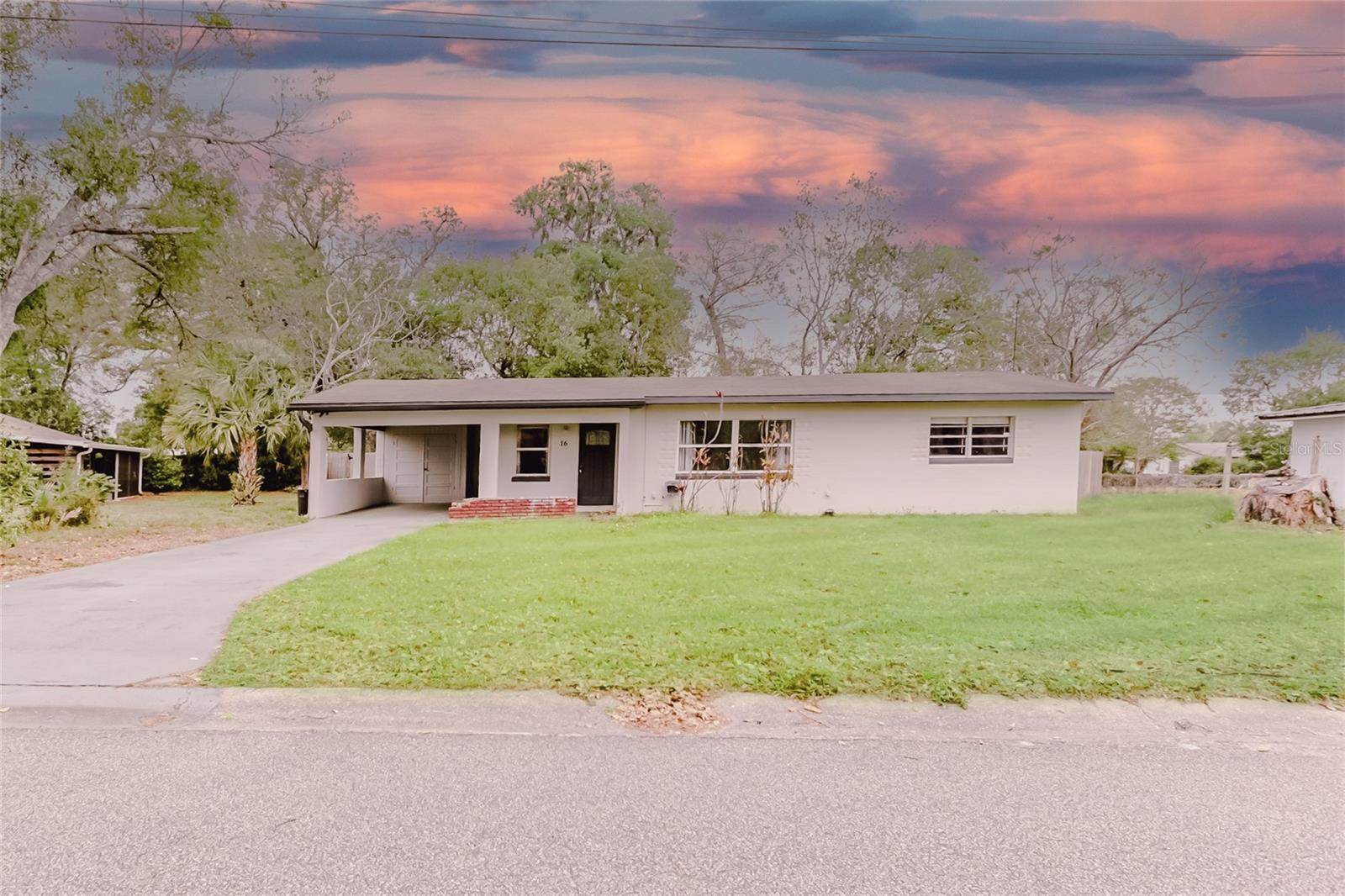 16 Flamevine Lane, Debary, FL 32713