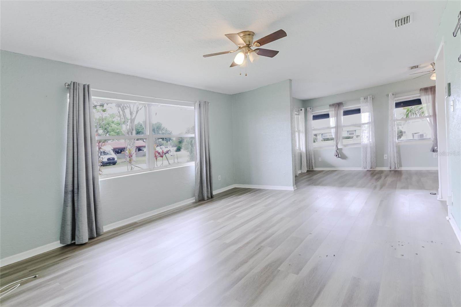 16 Flamevine Lane, Debary, FL 32713
