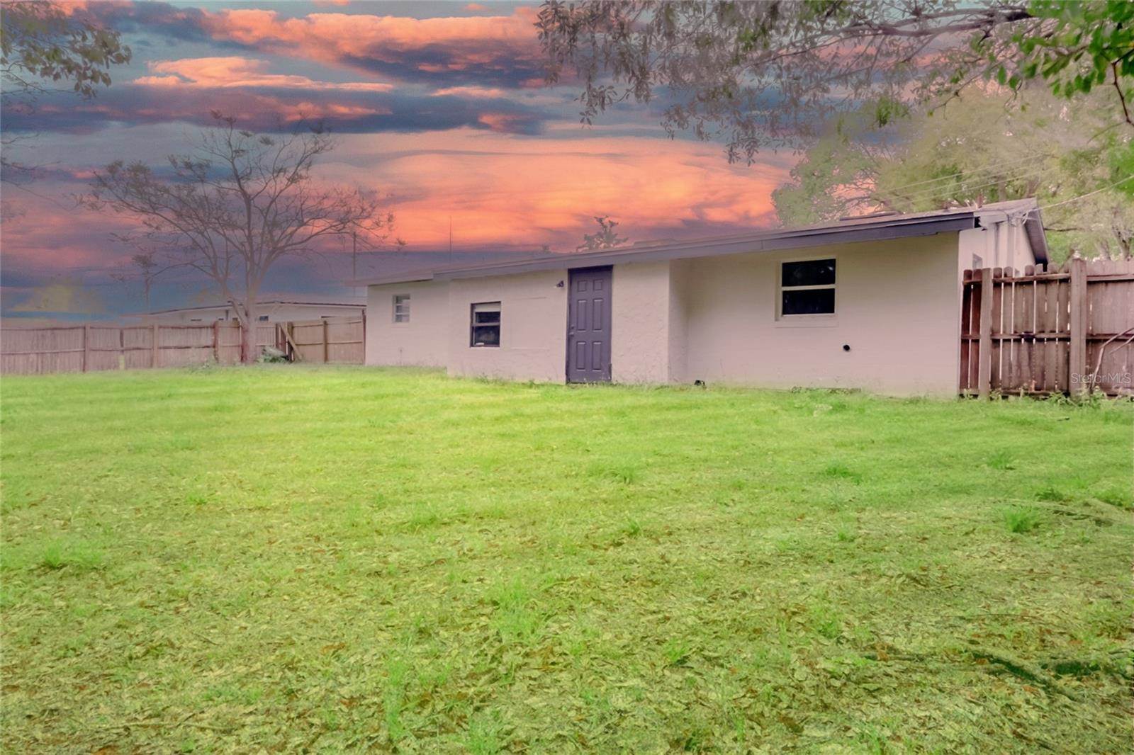 16 Flamevine Lane, Debary, FL 32713