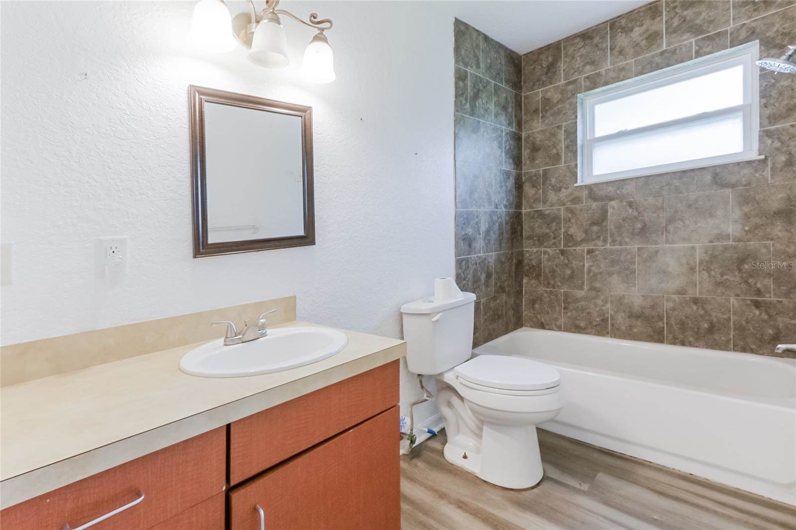 16 Flamevine Lane, Debary, FL 32713