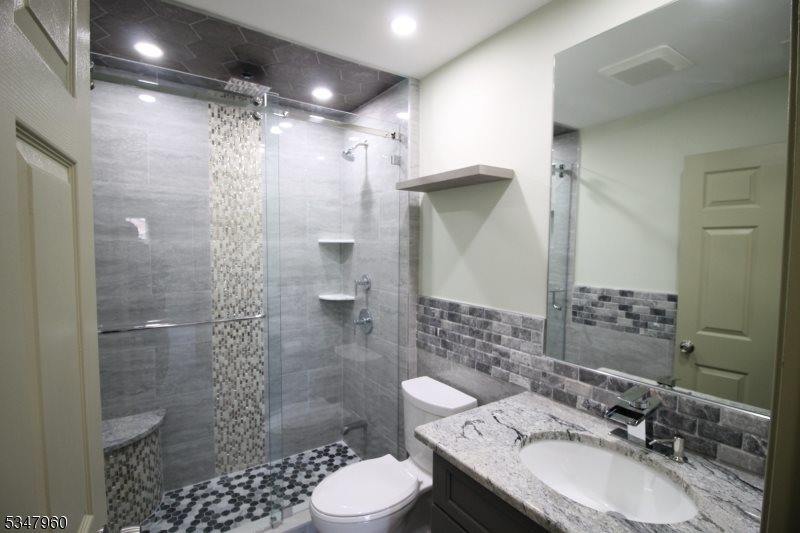 113 Stratford Pl, Bridgewater Township, NJ 08805