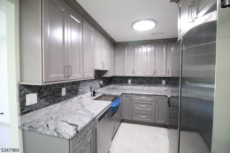 113 Stratford Pl, Bridgewater Township, NJ 08805