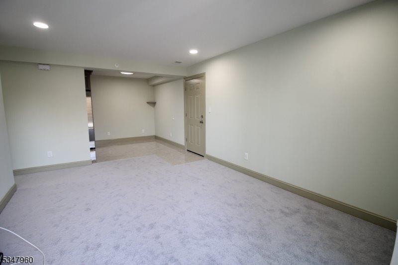 113 Stratford Pl, Bridgewater Township, NJ 08805
