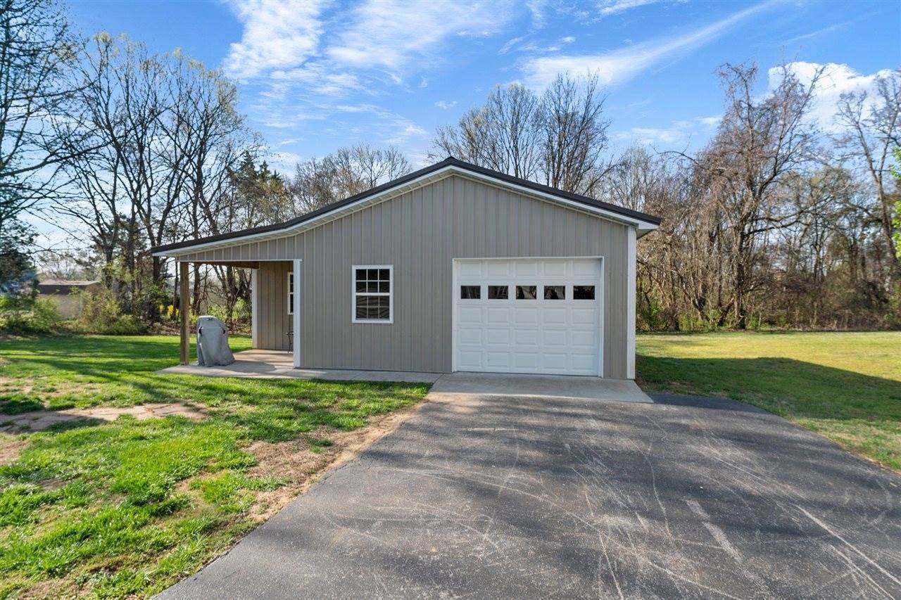 186 Huckleberry Way, Bowling Green, KY 42104